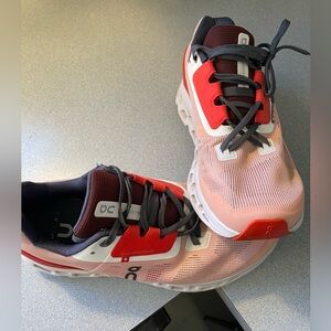 On cloud Cloudstratus Sneakers